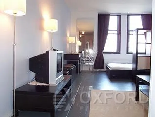 Rented by Oxford Property Group | media 10