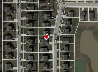 552 Pebble Dr, Fortville, IN 46040
