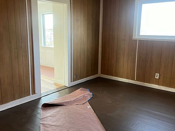 4th image of 420 Cedarcrest Ave