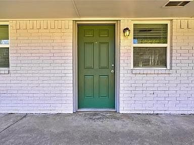 3rd image of 1011 Linden Ln #3