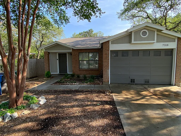 7318 Hunters Lk — Photo 1