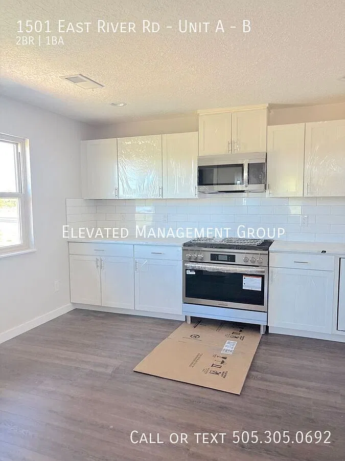 Charming Belen 2 bedroom Apartment. Refrigerated Air! Washer/Dryer! No Carpet! Easy access to Bel... — Photo 4