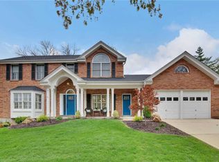 736 Woodridge Heights Ct, Ballwin, MO