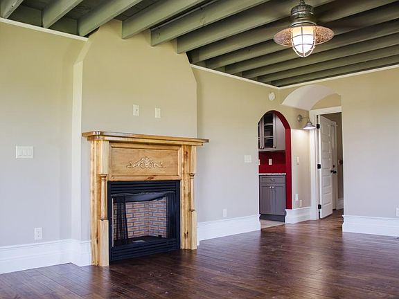 5th image of 186 Katie Ln