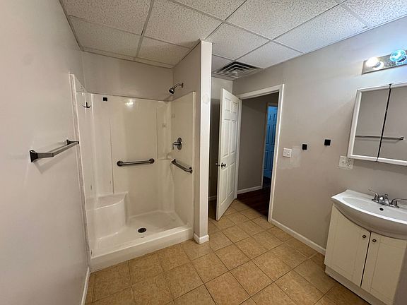5th image of 2045 3rd Ave #9