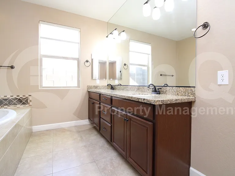 10608 E Lincoln Ave — Photo 24