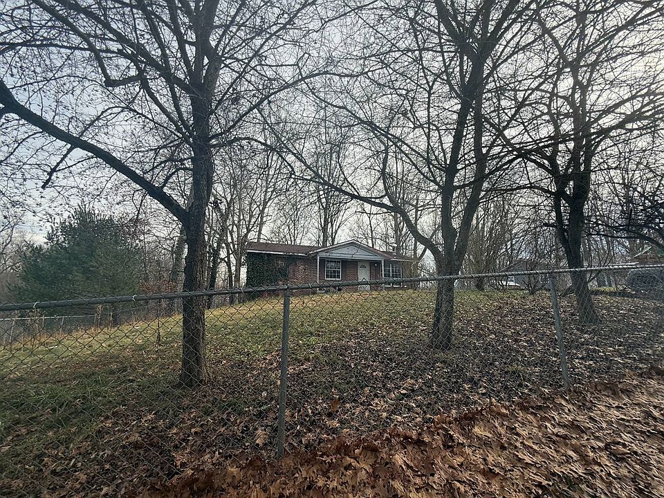 2nd image of 318 Woodbridge Rd