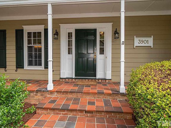 3rd image of 3901 Wentworth Dr