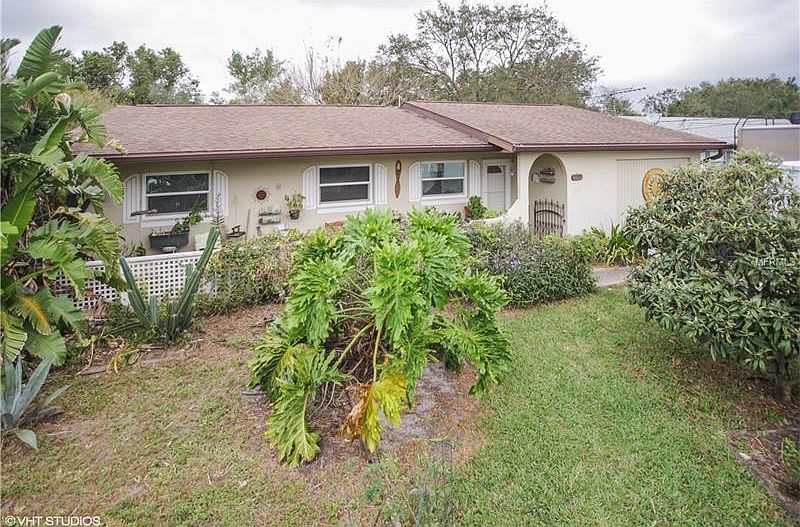 1st image of 209 E Gardenia Dr