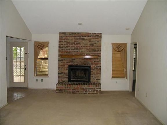 5th image of 1101 Pitcairn Dr
