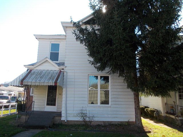1st image of 840 E 2nd St