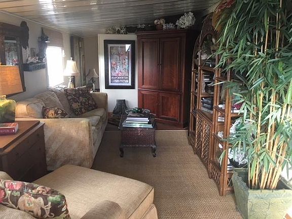 2nd image of 92 Nettles Blvd