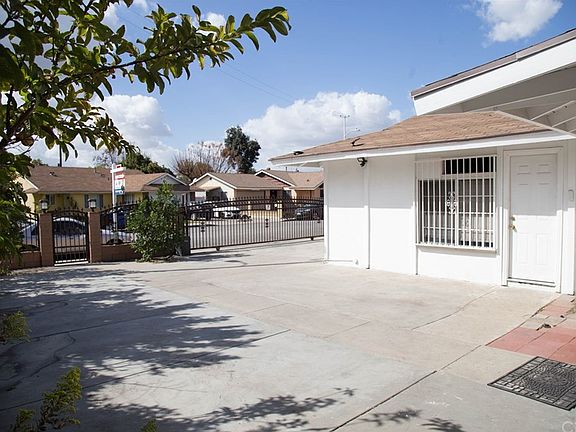 3rd image of 3834 Loma Ln
