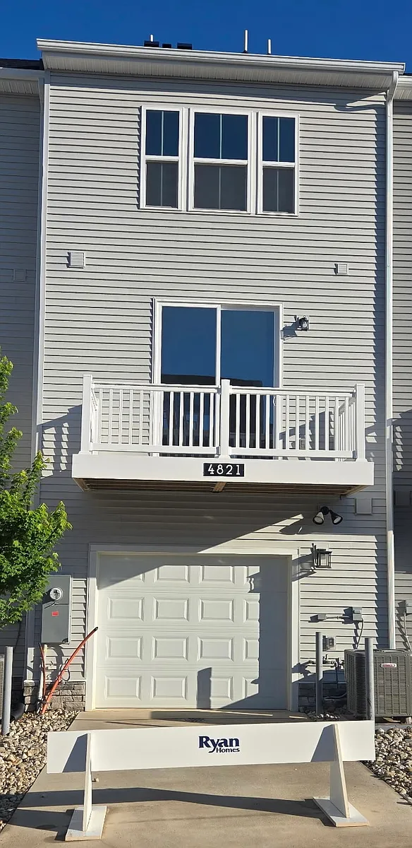 Building Photo - 4821 Cloverleigh Dr