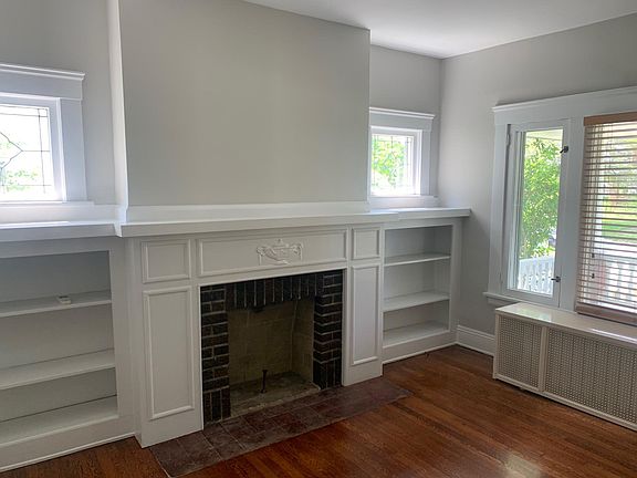 4th image of 2399 Woodmere Dr