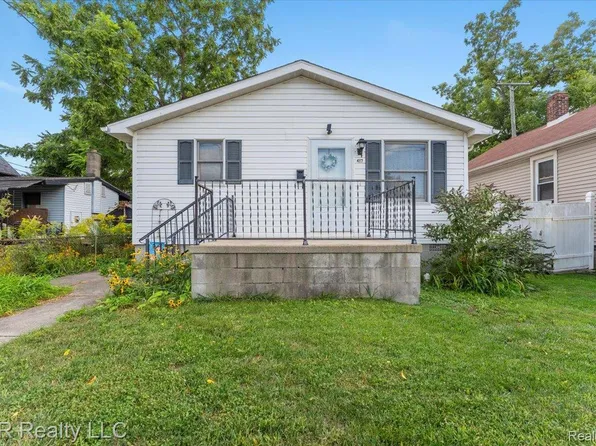 417 Saint Joseph St, Trenton, MI 48183