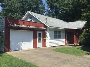 521 S 6th St, Herrin, IL 62948