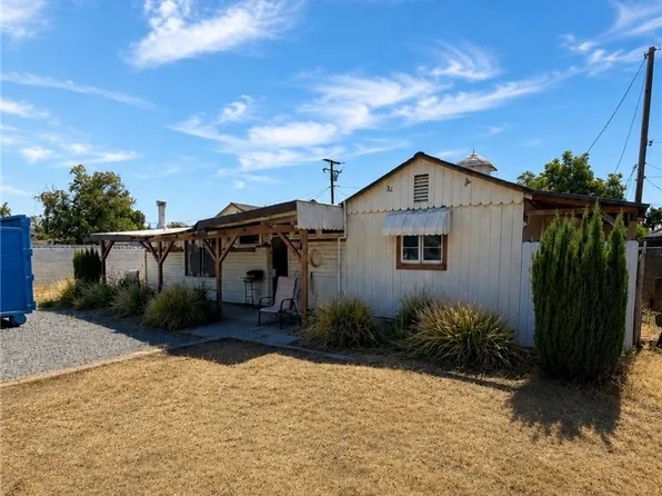 1082 S Santa Fe St, Hemet, CA 92543
