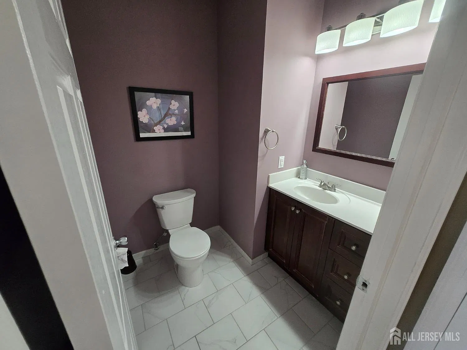 3 bed, 2.5 bath, 1834 sqft, $3,400 — Photo 4