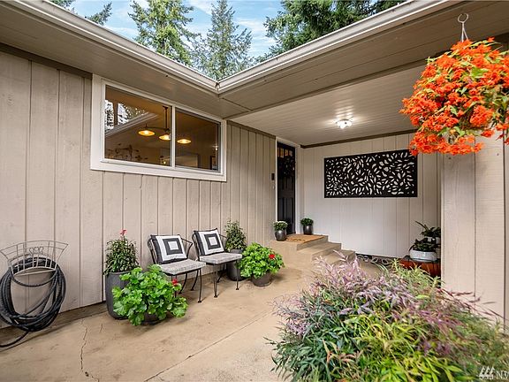 4th image of 205 62nd Ave E