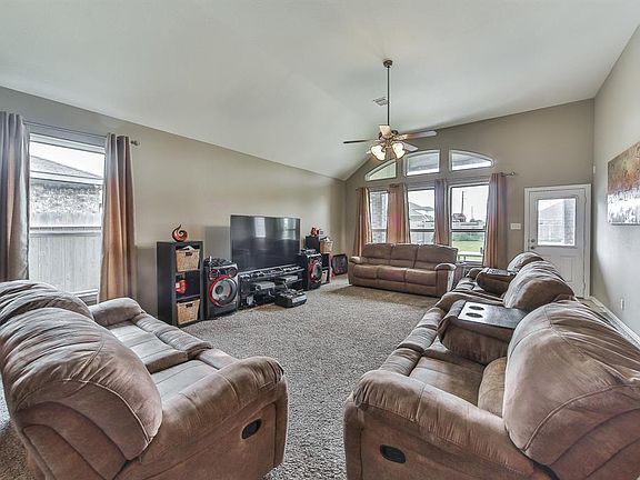 4th image of 4614 Crescent Lake Cir