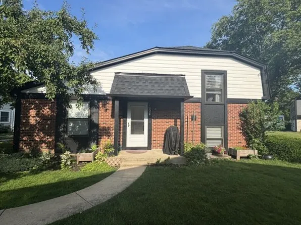 1024 Inverrary Ln, Deerfield, IL 60015