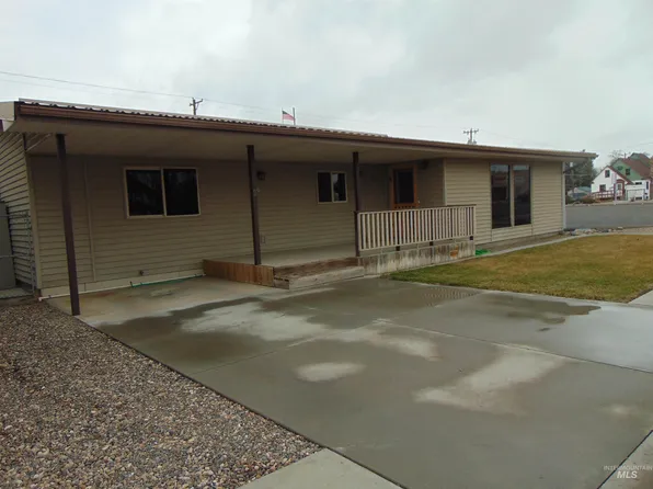 73 SW 2nd St, Ontario, OR 97914