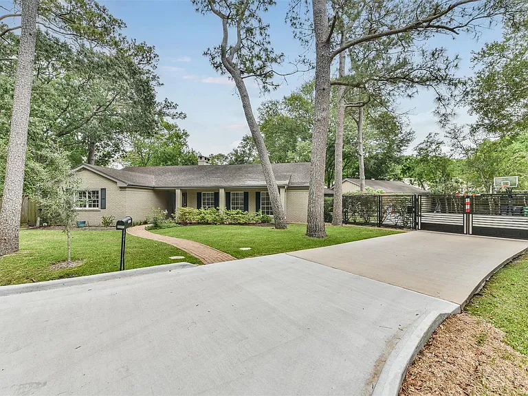 12431 Broken Bough Dr — Photo 2