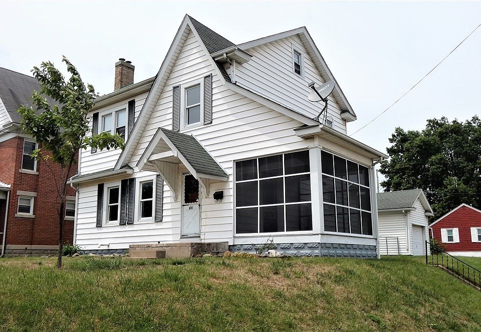 1st image of 921 26th St