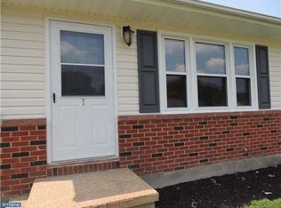 7 Dryden Rd, New Castle, DE 19720