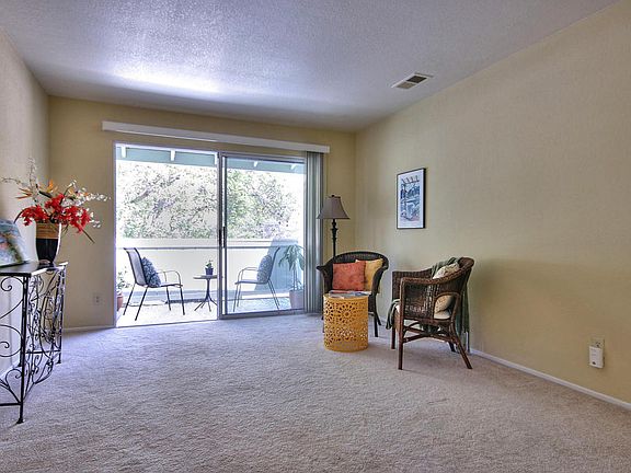 5th image of 4551 Oak Glen Dr Unit E