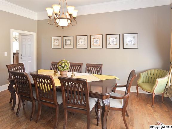 5th image of 2519 Woodhurst Dr SE