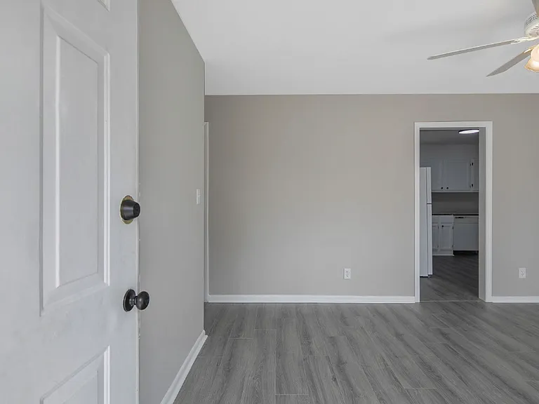 7252 Ainsley St — Photo 22