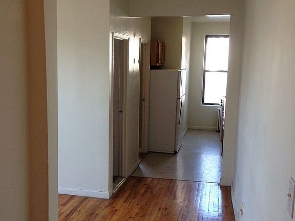 5th image of 3128 42nd St APT 6