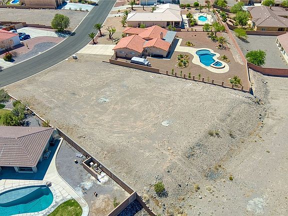 2nd image of 2883 Cresthill Drive