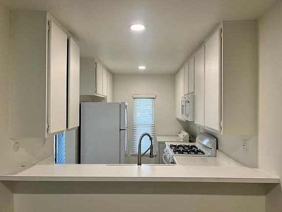5th image of 7060 Shoup Ave Unit 193