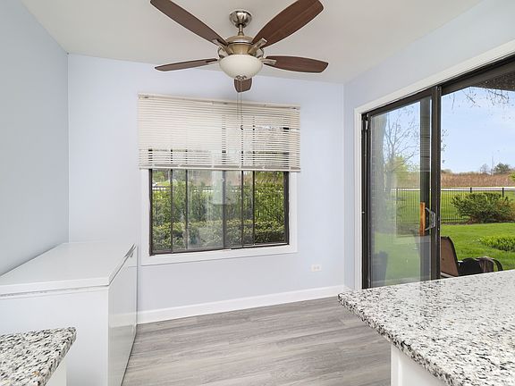 5th image of 822 E Kings Row Unit 3