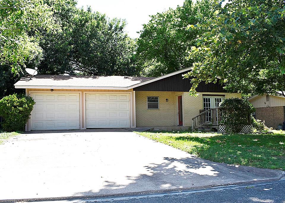 1st image of 1126 Lake Dr