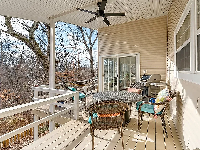 2 bed, 1346 sqft, $1,925 — Photo 2