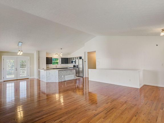 3rd image of 3538 Cove Lake Ln