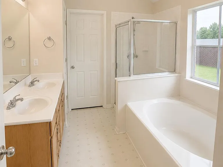 15154 Kingsbridge Way — Photo 5
