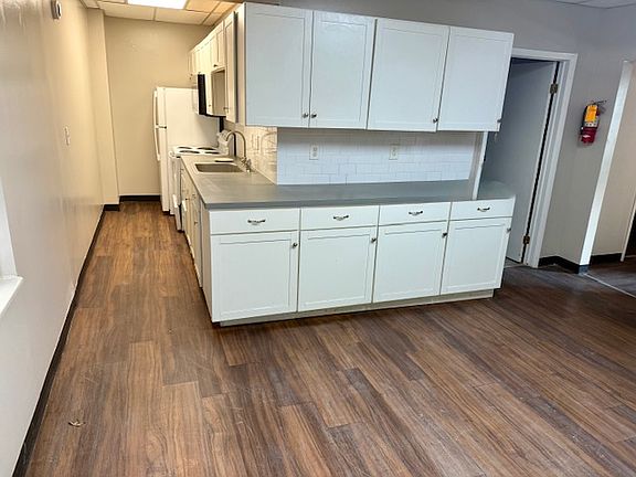 3rd image of 1187 1/2 W Broad St #1