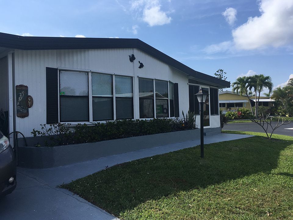 Corner lot