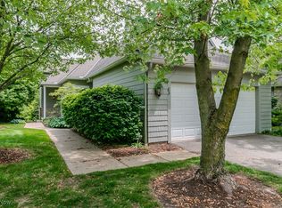 83 Haskell Dr, Bratenahl, OH