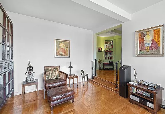 2nd image of 67 Park Ter E APT C63