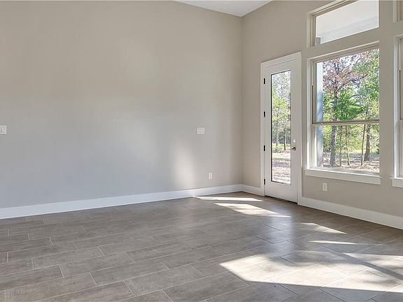 3rd image of 117 Alder Dr