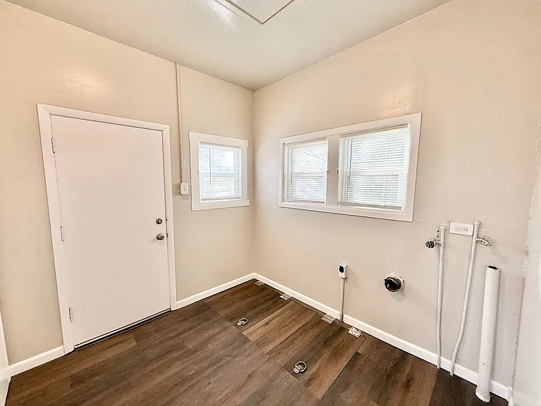 1036 S Santa Fe Ave — Photo 14