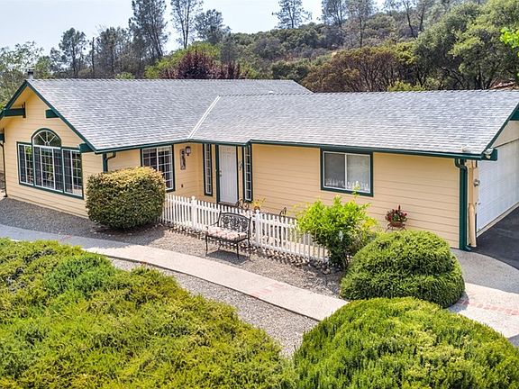 2nd image of 30216 E Longview Ln