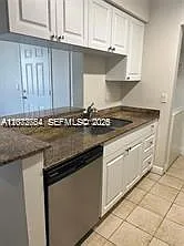 Royal Poinciana Condo — Photo 3