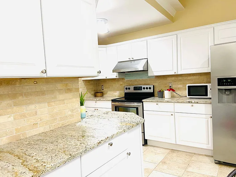 11266 Valley Bend Dr — Photo 11
